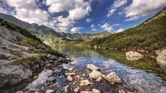 Jak dojechać z Zakopanego do Doliny Pięciu Stawów: wszystkie opcje i ceny Jak dojechać z Zakopanego do Doliny Pięciu Stawów: wszystkie opcje i ceny