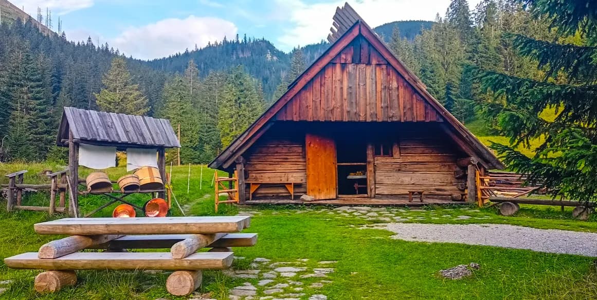 Dolina Chochołowska co warto zobaczyć - magiczne miejsca w sercu Tatr Dolina Chochołowska co warto zobaczyć - magiczne miejsca w sercu Tatr