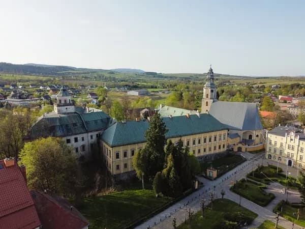 Sudety Międzylesie: najlepsze szlaki, noclegi i atrakcje turystyczne w górach Sudety Międzylesie: najlepsze szlaki, noclegi i atrakcje turystyczne w górach