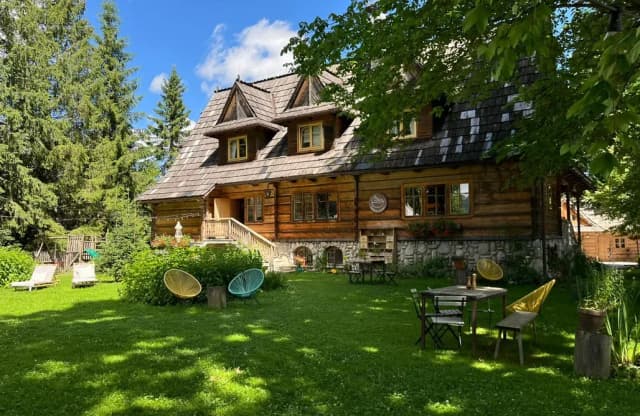 Leśniczówka u Zięby w Dolinie Chochołowskiej - komfortowe noclegi z widokiem Leśniczówka u Zięby w Dolinie Chochołowskiej - komfortowe noclegi z widokiem