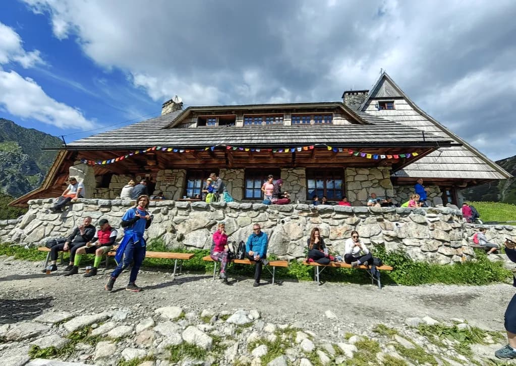 Aktualne ceny w schronisku Dolina Chochołowska: noclegi i wyżywienie Aktualne ceny w schronisku Dolina Chochołowska: noclegi i wyżywienie