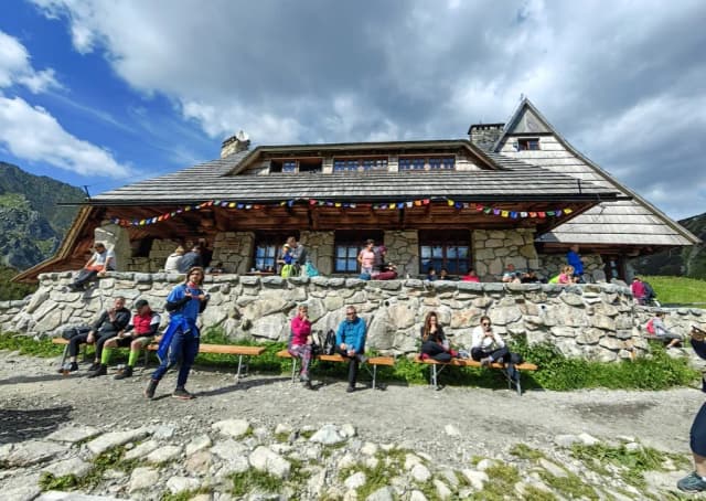 Aktualne ceny w schronisku Dolina Chochołowska: noclegi i wyżywienie Aktualne ceny w schronisku Dolina Chochołowska: noclegi i wyżywienie