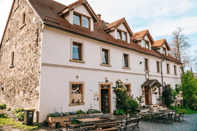 Villa Greta w Sudetach: niezwykły pensjonat w krainie wygasłych wulkanów Villa Greta w Sudetach: niezwykły pensjonat w krainie wygasłych wulkanów