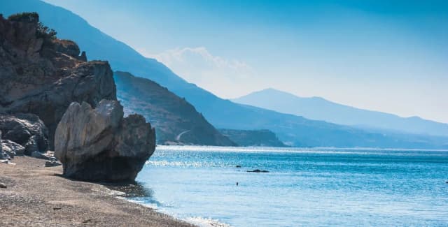 Gdzie leży wyspa Kreta? Odkryj jej niezwykłe położenie i atrakcje Gdzie leży wyspa Kreta? Odkryj jej niezwykłe położenie i atrakcje