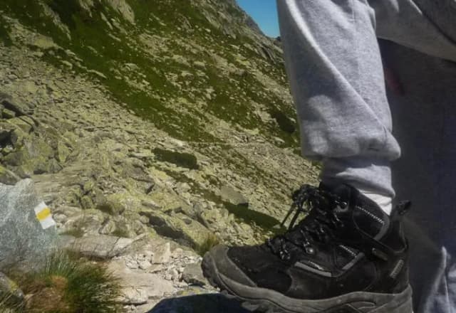 Jakie buty do Doliny Pięciu Stawów wybrać na górską wyprawę: praktyczny poradnik Jakie buty do Doliny Pięciu Stawów wybrać na górską wyprawę: praktyczny poradnik